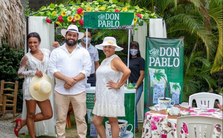  Tarde de Café Don Pablo, en el Patio de Minerva, con Damas Higueyanas